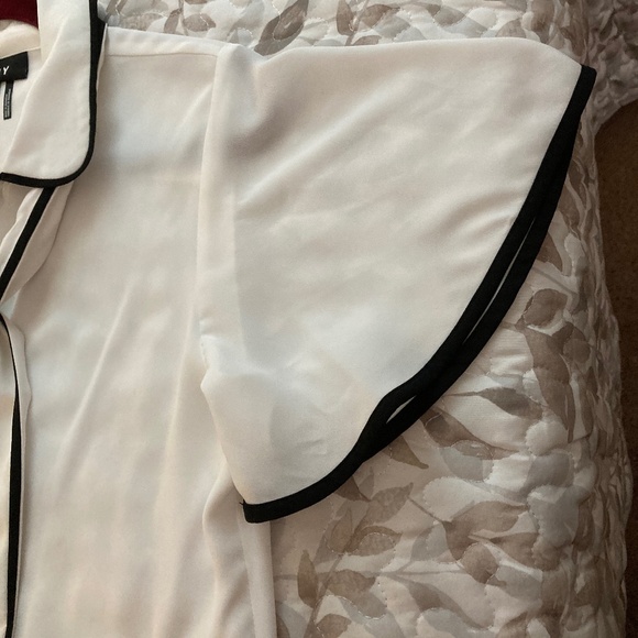 Donna Karen New York (DNKY) Blouse with Flutter Sleeves - Picture 5 of 9